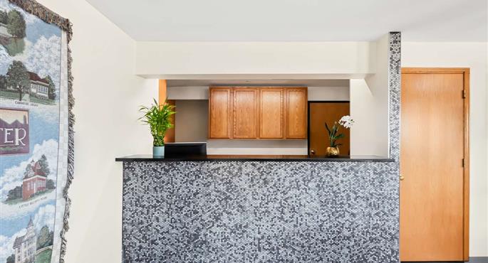 Hall of the SureStay by Best Western Manchester in Manchester - 54098