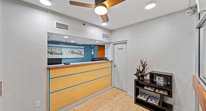 Hall of the SureStay Studio by Best Western Virginia Beach Oceanfront in Virginia Beach - 55165