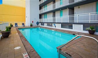 Pool of the SureStay Studio by Best Western Virginia Beach Oceanfront - Virginia Beach - 55165