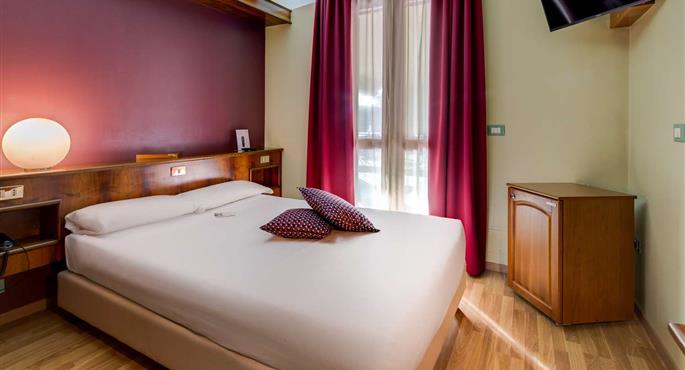 Suite of the Hotel La Villa, Sure Hotel Collection by Best Western - Ivrea - 56303