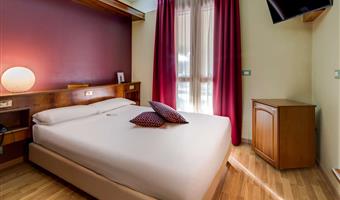 Suite of the Hotel La Villa, Sure Hotel Collection by Best Western - Ivrea - 56303