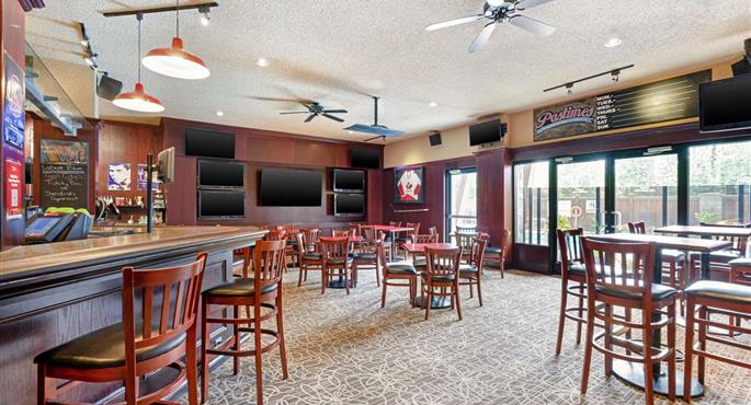 Restaurant of the Best Western Plus Barclay Hotel - Port Alberni - 62102