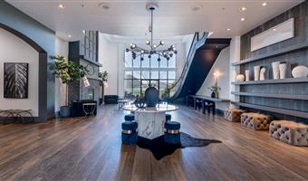 Hall of the Prestige Harbourfront Resort in Salmon Arm - 62139