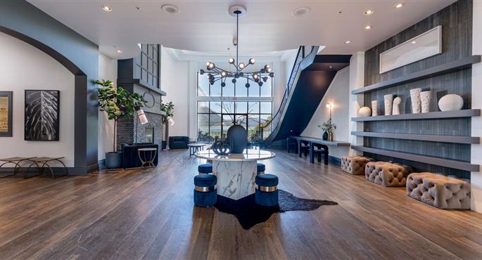 Hall of the Prestige Harbourfront Resort in Salmon Arm - 62139