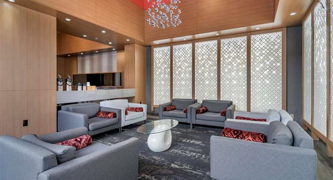 Hall of the Best Western Plus Vancouver Airport Hotel in Vancouver - 62148