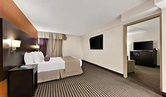 Room of the Best Western Plus Toronto North York Hotel & Suites - Toronto - 66113