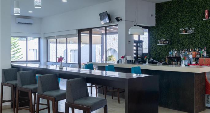 Bar or lounge of the Best Western Las Mercedes Airport - Managua - 70901