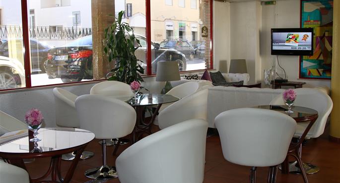 Hall of the Best Western Hotel Dom Bernardo in Faro - 72064