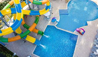Pool of the Best Western Plus Premium Inn - Sunny Beach - 77723