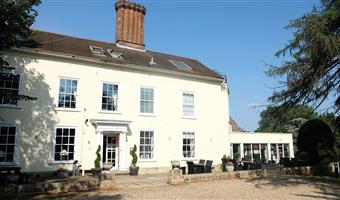 Exterior of the Best Western Priory Hotel - Bury St.Edmunds - 83266