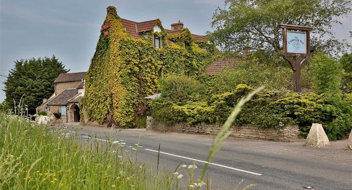 Exterior of the Best Western The Compass Inn - Badminton - 83340