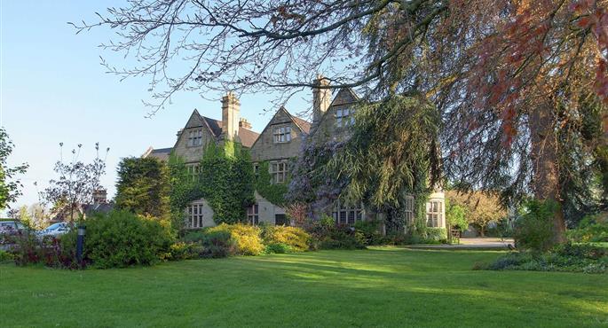 Exterior of the Weston Hall Hotel, Sure Hotel Collection by Best Western - Bulkington - 83768