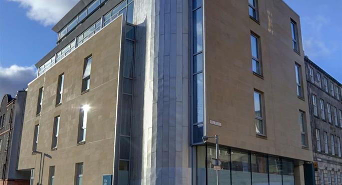 Exterior of the Ten Hill Place - Edinburgh - 84207