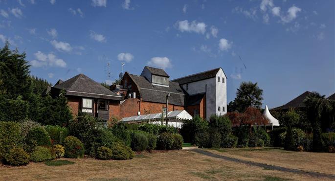 Exterior of the The Watermill Hotel, Sure Hotel Collection by Best Western - Hemel Hempstead - 84247