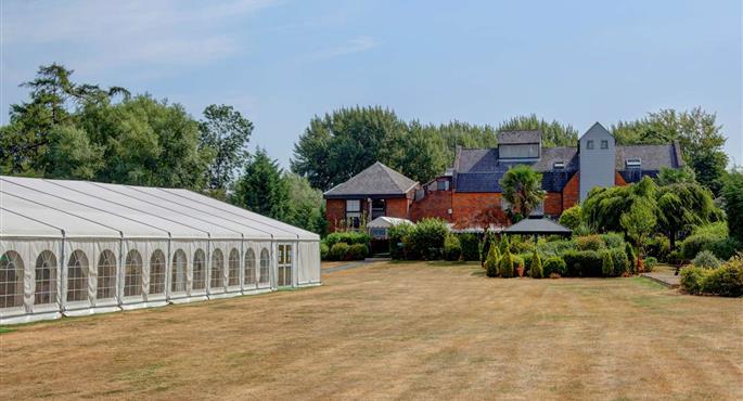 Exterior of the The Watermill Hotel, Sure Hotel Collection by Best Western - Hemel Hempstead - 84247