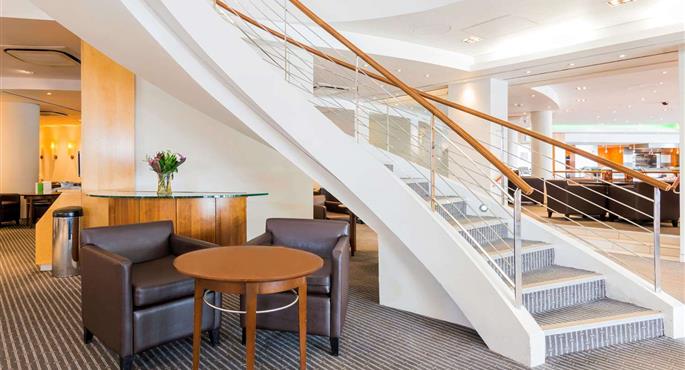 Hall of the Best Western London Heathrow Ariel Hotel in Hayes - 84316