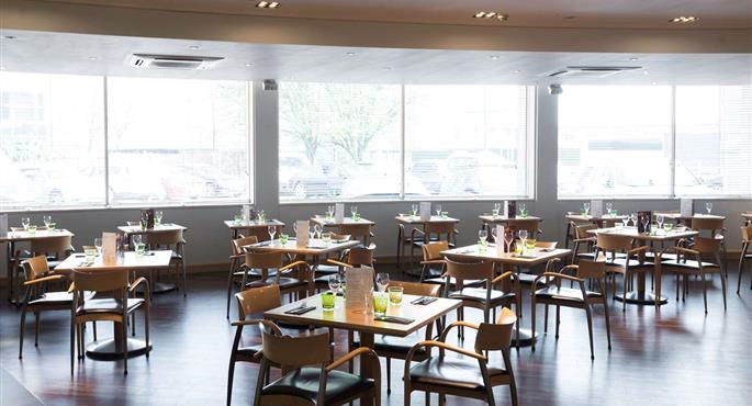 Restaurant of the Best Western London Heathrow Ariel Hotel - Hayes - 84316