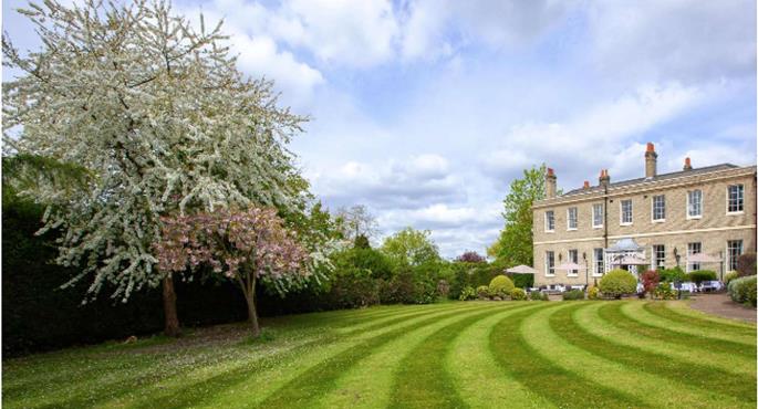 Exterior of the London Chigwell Prince Regent Hotel, BW Signature Collection - London - 84320