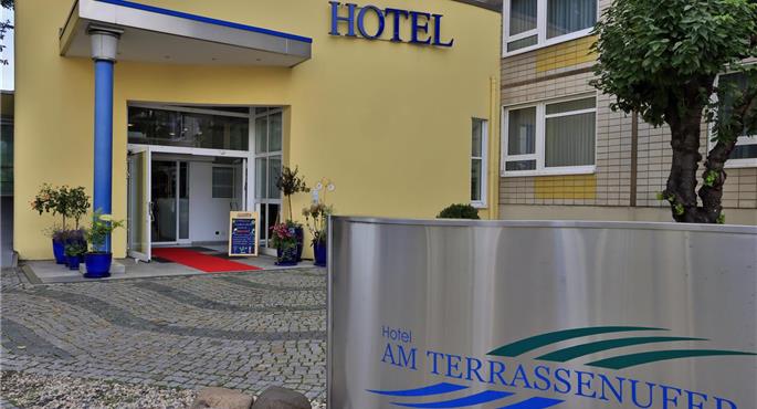 Exterior of the Hotel am Terrassenufer - Dresden - 86076