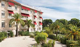 hotel in saint-cyr-sur-mer 87108 f