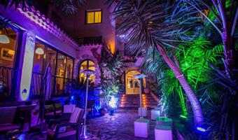 Exterior of the Best Western Plus La Corniche - Toulon - 93427