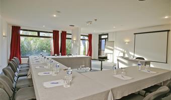 Meeting rooms of the Best Western Plus Hostellerie Du Vallon - Trouville - 93462