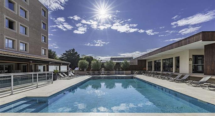 Pool of the Best Western Marseille Aeroport - Vitrolles - 93497