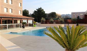 Pool of the Best Western Marseille Aeroport - Vitrolles - 93497