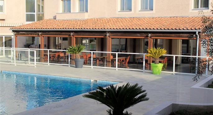 Pool of the Best Western Marseille Aeroport - Vitrolles - 93497