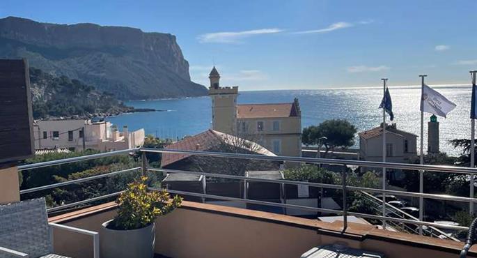 hotel in cassis 93588 f