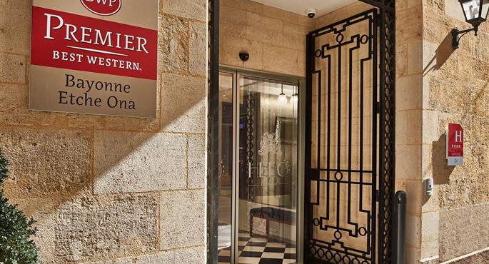 Exterior of the Best Western Premier Hotel Bayonne Etche Ona - Bordeaux - Bordeaux - 93606