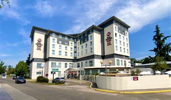 Exterior of the Best Western Plus Paris Saclay - Saclay - 93716