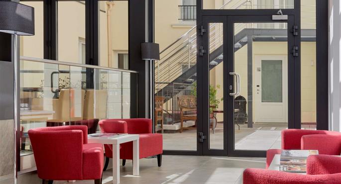 Bar or lounge of the Best Western Seine West Hotel - Puteaux - 93832