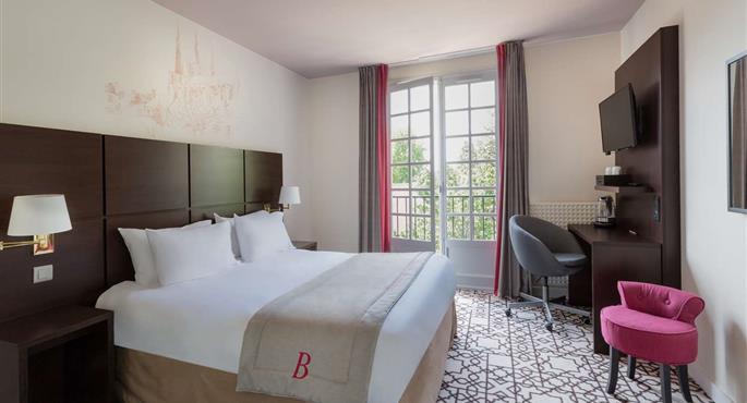hotel in dourdan 93837 f