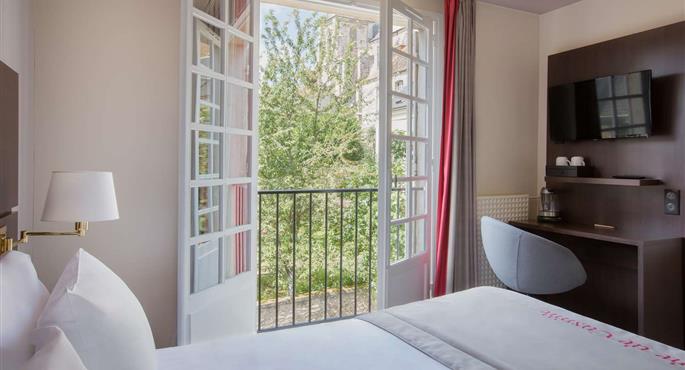 hotel in dourdan 93837 f