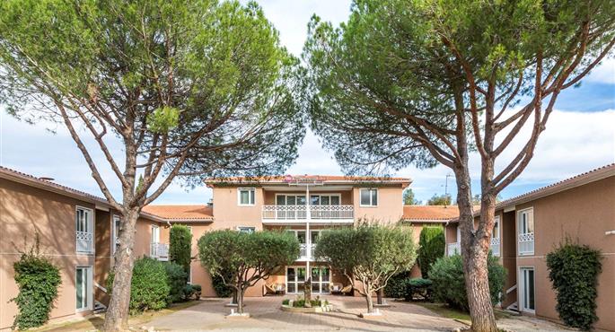 hotel in hyeres 93850 f