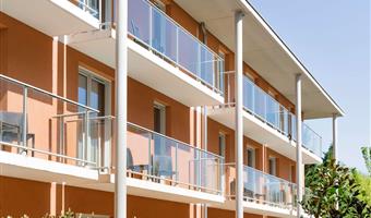 Exterior of the Best Western Park Hotel Geneve-Thoiry - Thoiry - 93861