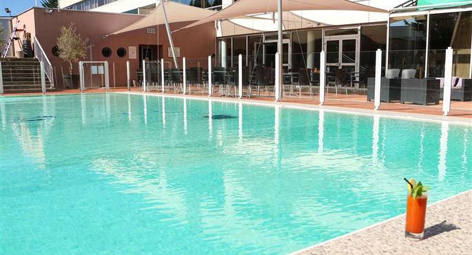 Pool of the Best Western Plus Hotel Admiral - La Tour De Salvagny - 93879