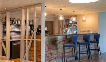Bar or lounge of the Best Western Plus Le Conquerant Rouen Nord - Bois Guillaume - 93887