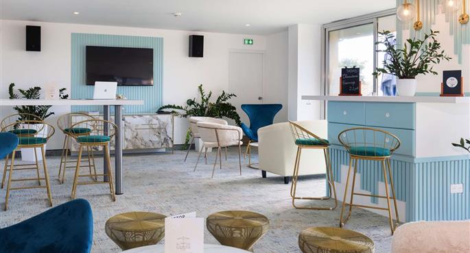 Bar or lounge of the Best Western Hotel Mediterranee Menton - Menton - 93935