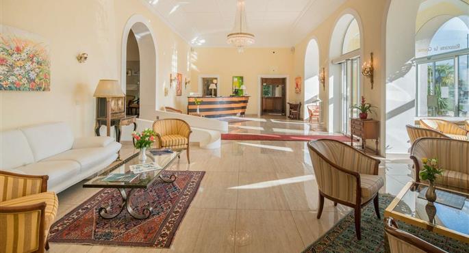 Hall of the Best Western Hotel Bellevue Au Lac in Lugano - 94213