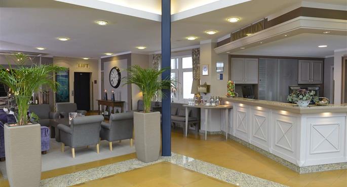 Hall of the Best Western Hotel Der Foehrenhof in Hannover - 95012