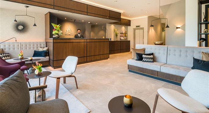 Hall of the Best Western Premier Alsterkrug Hotel in Hamburg - 95092