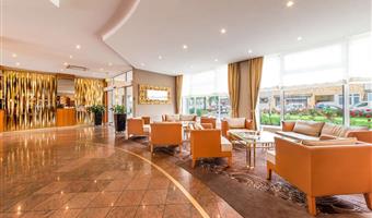 Hall of the Best Western Plus Delta Park Hotel in Mannheim - 95173