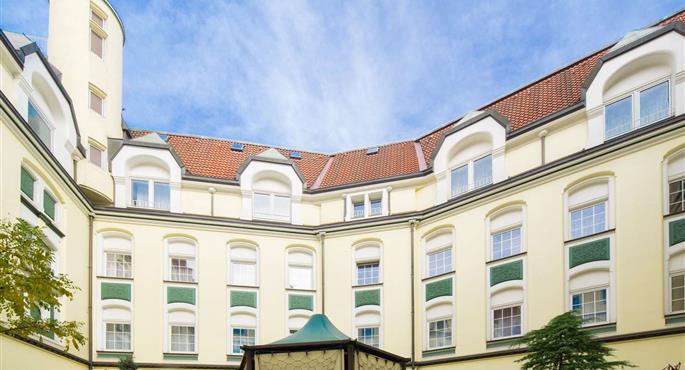 Exterior of the Hotel Essener Hof, Sure Hotel Collection by Best Western - Essen - 95539