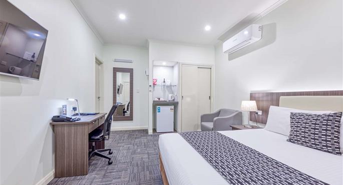 Room of the Best Western Airport Motel and Convention Centre - Attwood - 97388