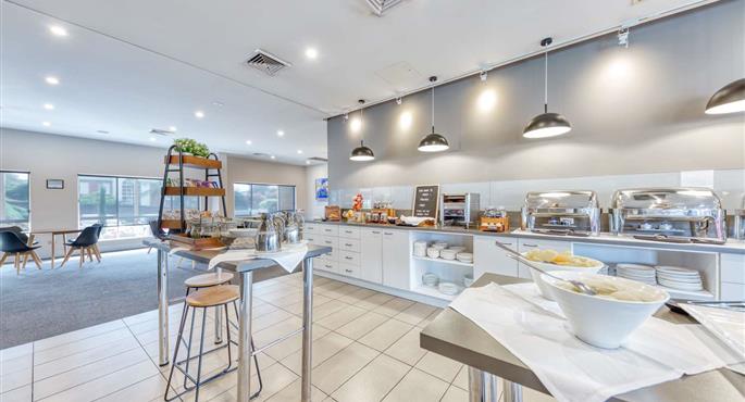 Room of the Best Western Airport Motel and Convention Centre - Attwood - 97388