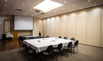 Meeting rooms of the Best Western Airport Motel and Convention Centre - Attwood - 97388