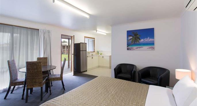 hotel in warrnambool 97433 f