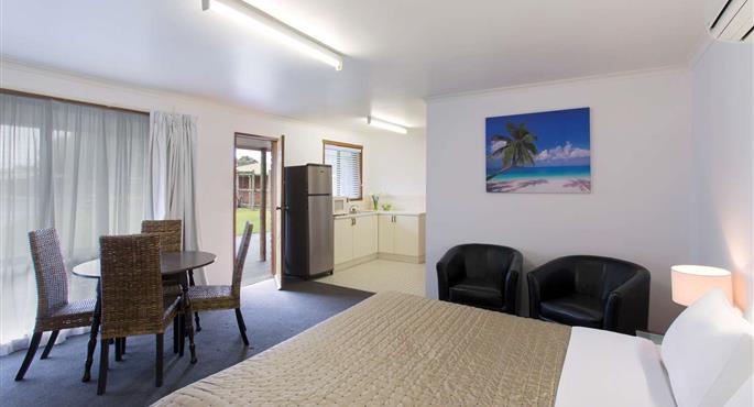 Room of the Best Western Colonial Village Motel - Warrnambool - 97433